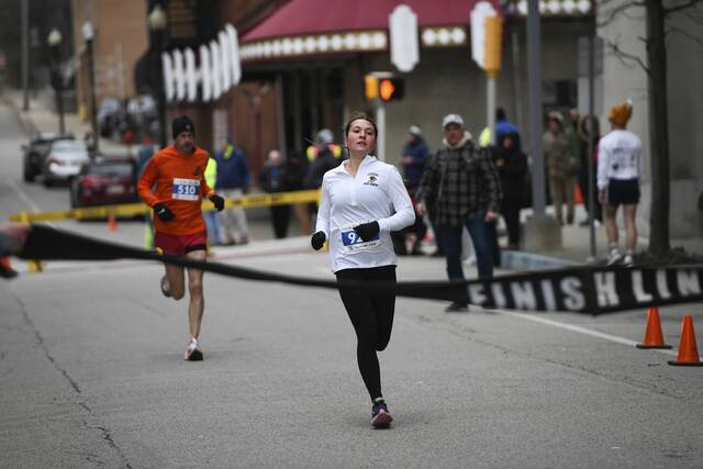 9074411_web1_gtr-GbgTurkeyTrot004-112825