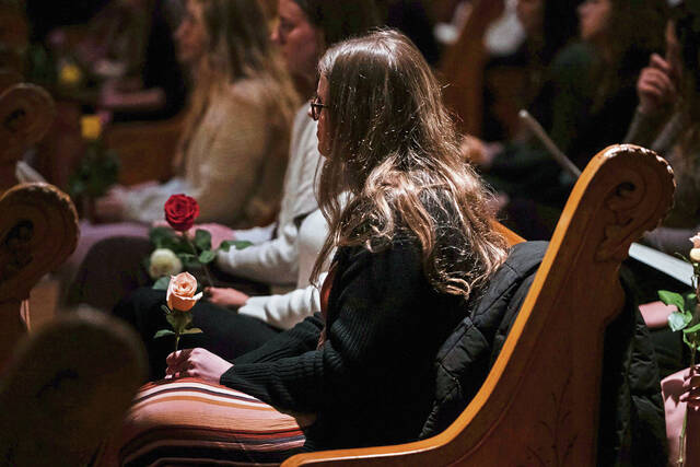 9074928_web1_gtr-gratitudeceremony001-112525