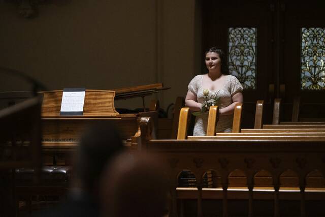 9074928_web1_gtr-gratitudeceremony004-112525