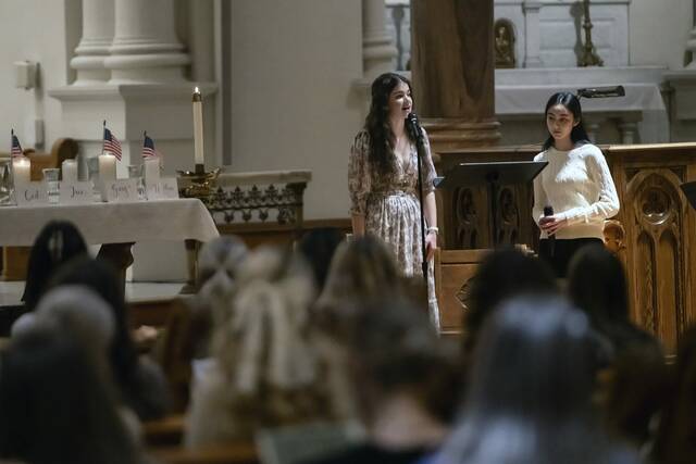 9074928_web1_gtr-gratitudeceremony005-112525