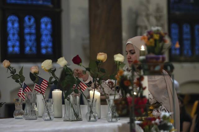 9074928_web1_gtr-gratitudeceremony006-112525