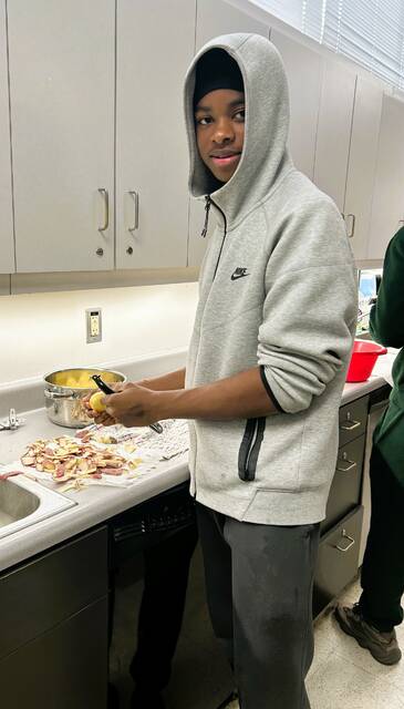 9076430_web1_meals-4