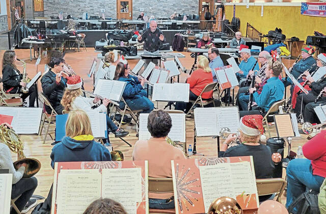 9077162_web1_WEB-jeannette-community-band