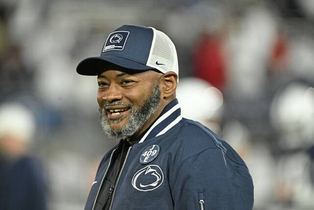 9077354_web1_AP25326848704835