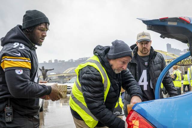 9078015_web1_PTR-lo-BurghProud11-112625