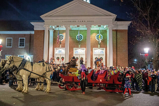 9078951_web1_wep-ligonierlights9-120323