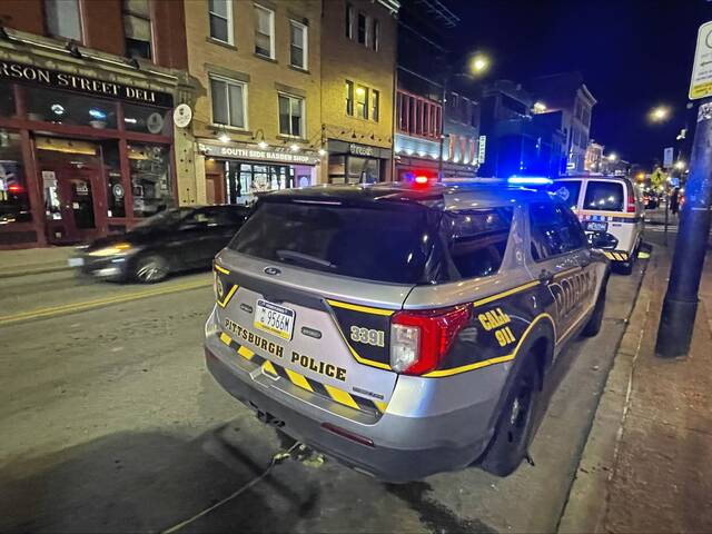 9079739_web1_PTR-Pittsburgh-polcie-car-lights-on-South-Side-2025