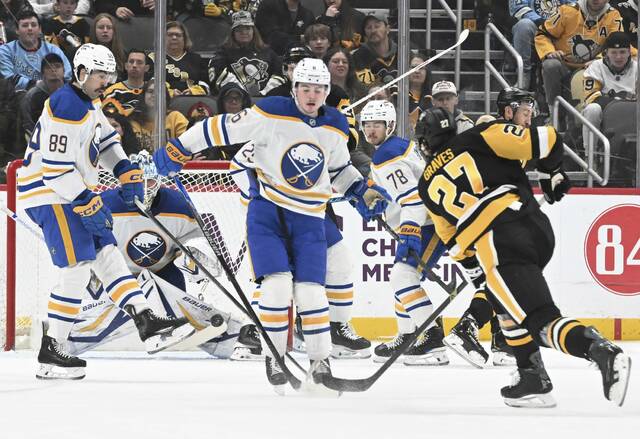 9080115_web1_ptr-PensSabres05-112725