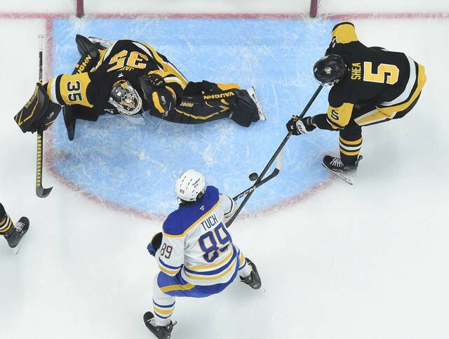 9080115_web1_ptr-PensSabres14-112725