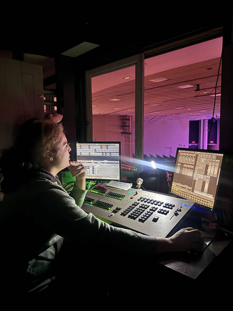 9080385_web1_IMG_6121