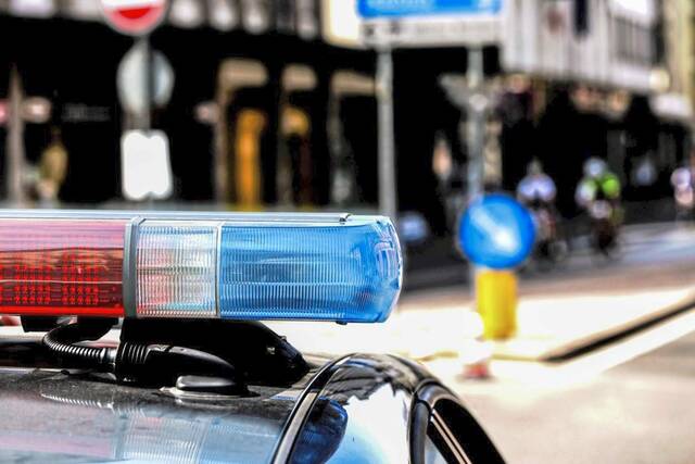 9080420_web1_Police-Light-Bar