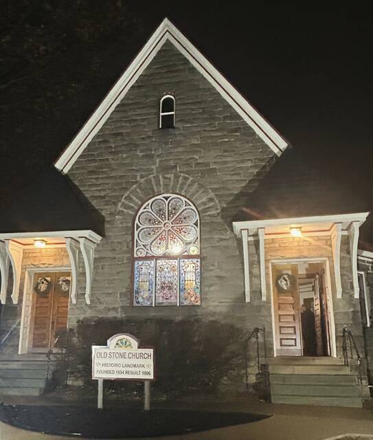 9080844_web1_tree-lighting-1