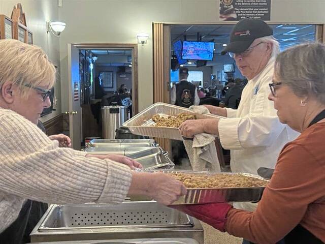 9081334_web1_vnd-turkeydinner11-112825