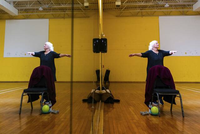 9081636_web1_VND-GymHoliday2-112925