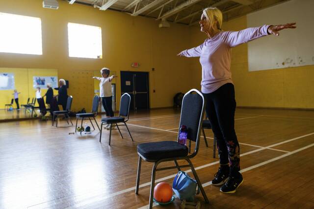 9081636_web1_VND-GymHoliday3-112925