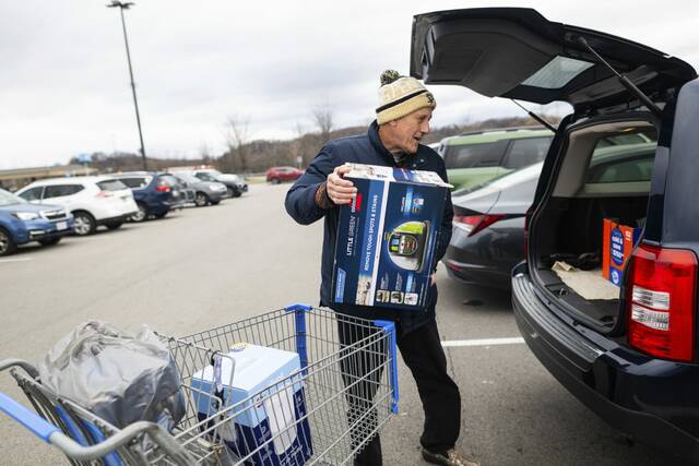 9083580_web1_VND-MillsShopping1-120125