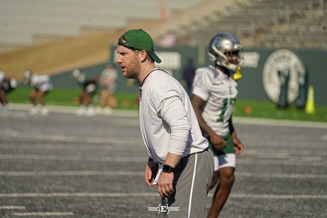 9083725_web1_vnd-Dugan120125