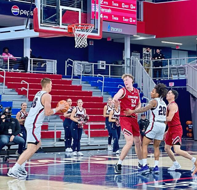 9083870_web1_gtr-RMU04-112925