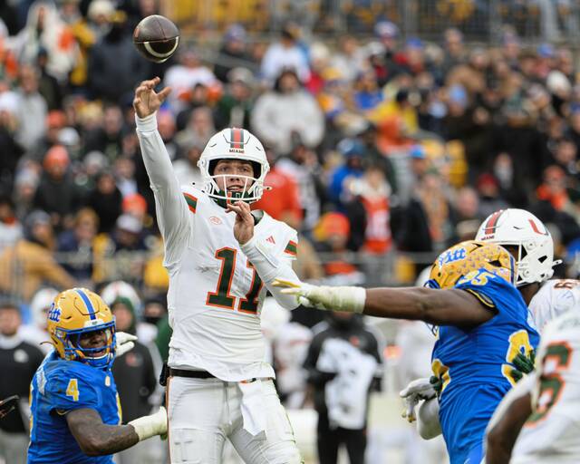 9085930_web1_gtr-Pitt1-113025