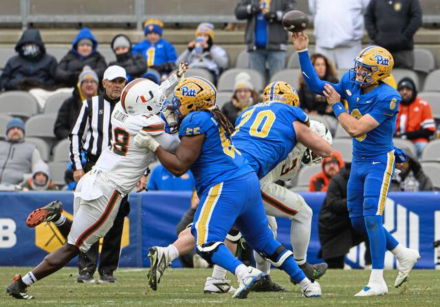 9085930_web1_gtr-Pitt3-113025