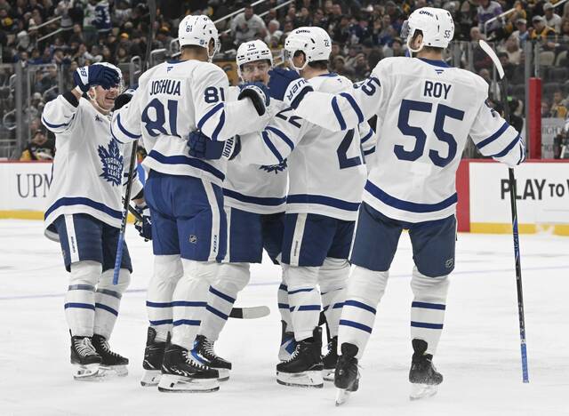 9085933_web1_ptr-PensLeafs07-113025