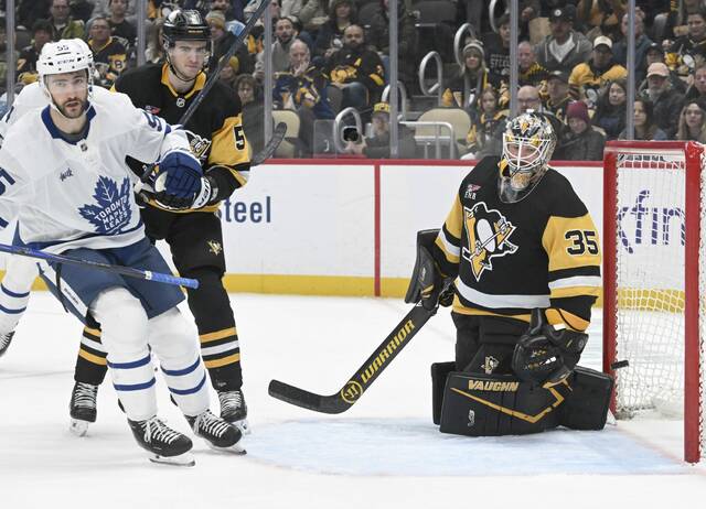 9085933_web1_ptr-PensLeafs10-113025