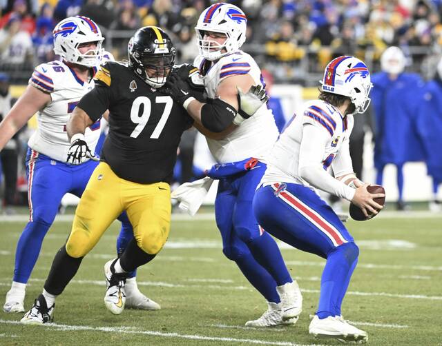 9088733_web1_ptr-SteelersBills18-120125