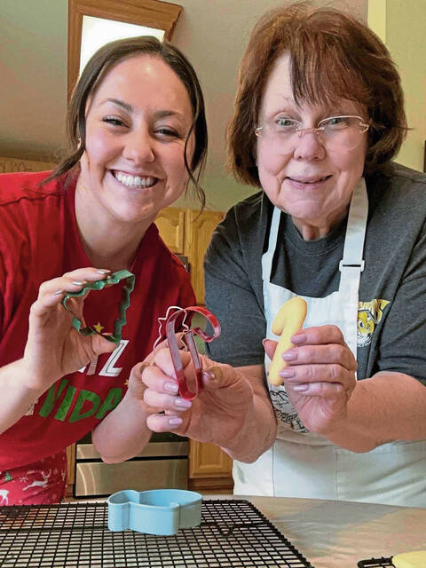 9001686_web1_gtr-cookiegrandma-christmas