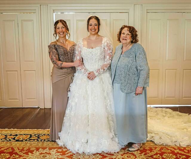 9001686_web1_gtr-CookieGrandma-Wedding-1