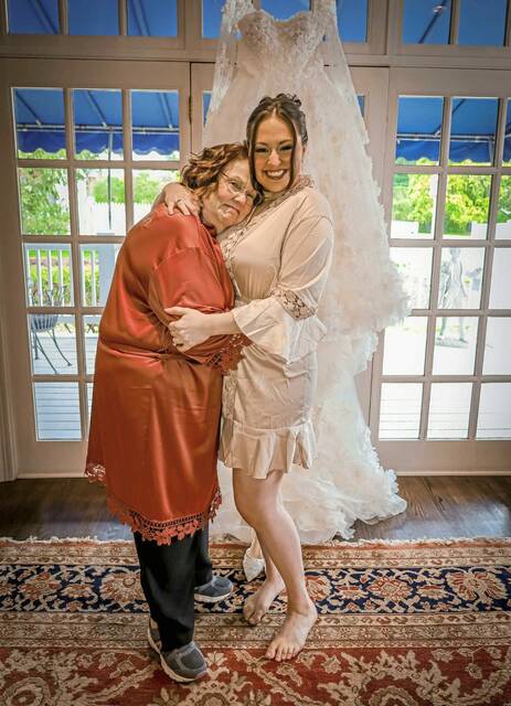 9001686_web1_gtr-CookieGrandma-Wedding-3