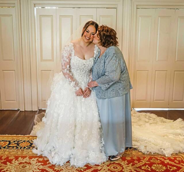 9001686_web1_gtr-cookiegrandma-wedding