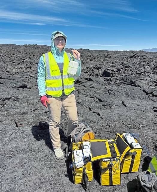 9033413_web1_naj-volcanostudy-111125