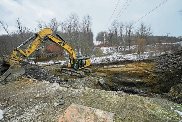 9074821_web1_GTR-SinkholeDay4-103-120624