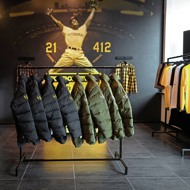 9081322_web1_ptr-localgiftguide2