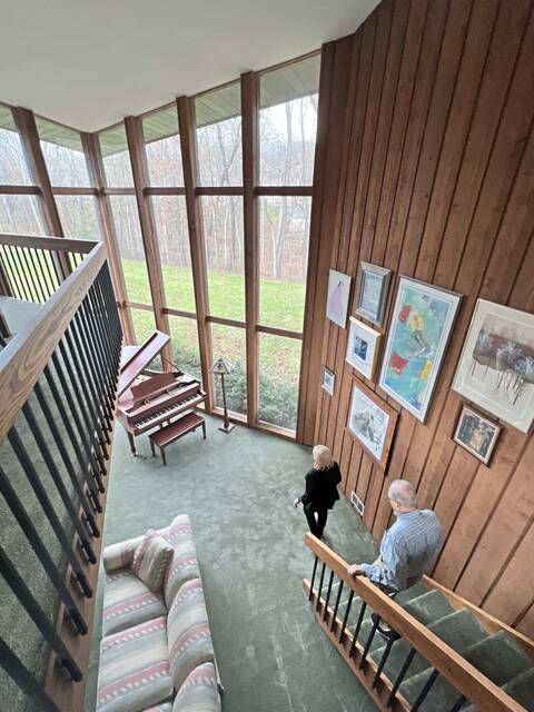 9087412_web1_ptr-morrowrd-120525-4