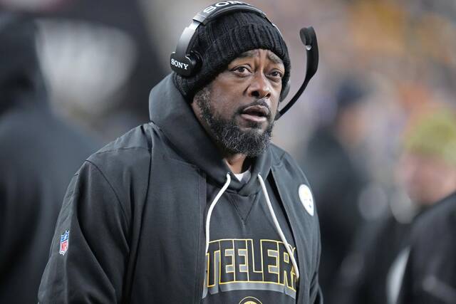 ‘Fire Tomlin’ chants ring out at Acrisure Stadium late in Bills’ blowout of Steelers