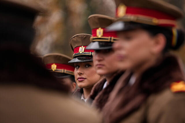 9089731_web1_AP25335341022443