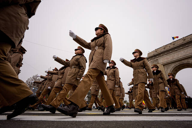 9090012_web1_ap25335452065421