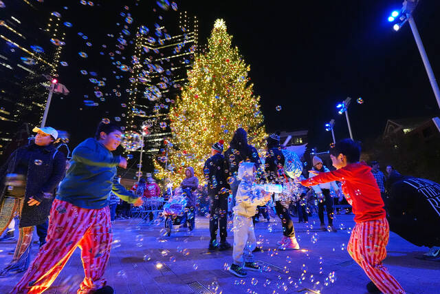 9090012_web1_AP25337128809650