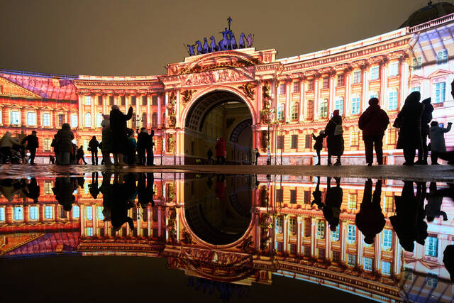 9090016_web1_AP25341762789455