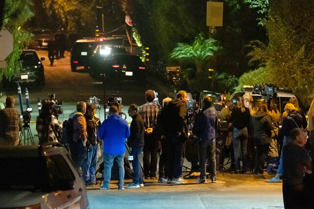 9090045_web1_ap25349214399941