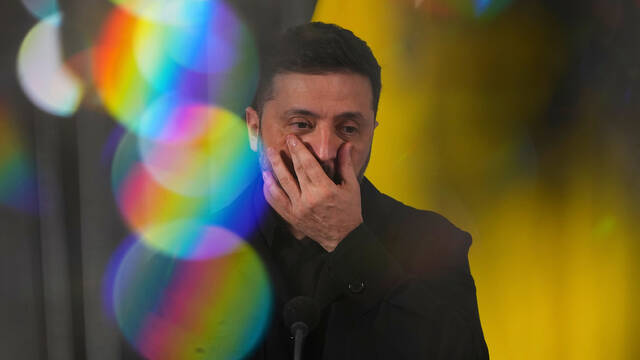 9090048_web1_AP25350468264151