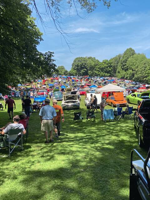 9090098_web1_pts-ElksDonation02-121125