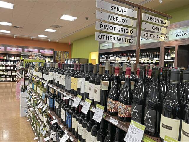 9090308_web1_PTR-Red-wine-bottle-Syrah-Merlot-Homestead-2025-FILE