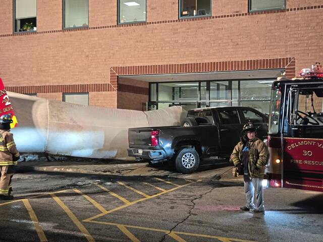 9090312_web1_gtr-carsintobldgs-222-120325 9090312_web1_gtr-carsintobldgs-222-120325