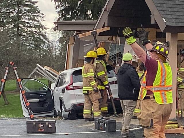 9090312_web1_gtr-PinnacleCrash2-040425