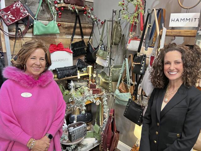 9090901_web1_her-splurge-121125-3