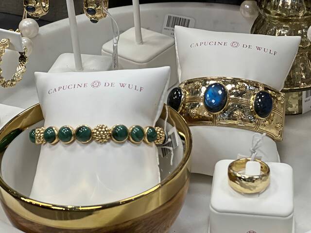 9090901_web1_her-splurge-121125-5