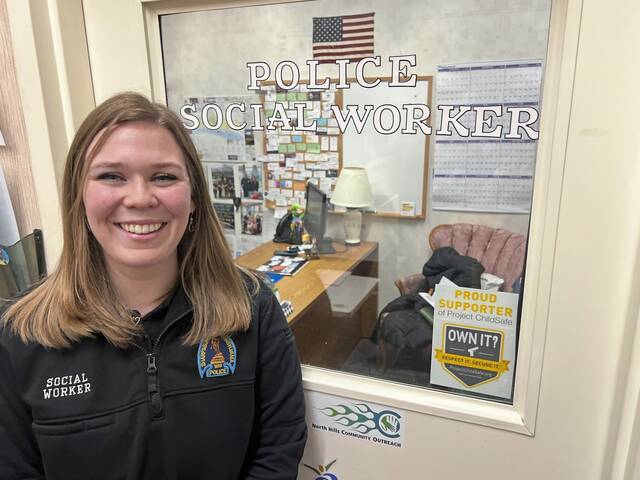 9090920_web1_her-socialworker-121125-3