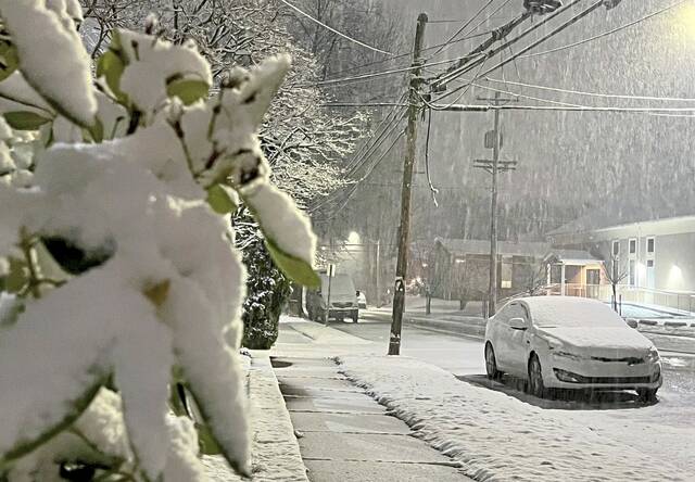 9092497_web1_vnd-OakmontSnowB-120325